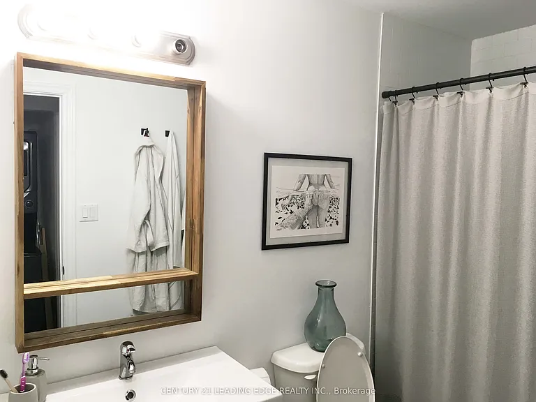 230 Court St — Photo 8