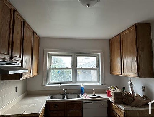 4th image of 2908 Madison Ave Floor 2