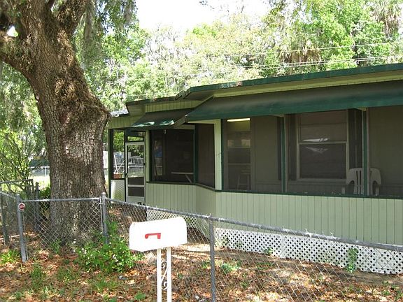 3rd image of 10829 W Woodland Pl