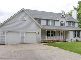 13118 Vermilion Rd, Amherst, OH 44001