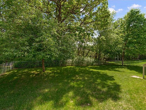 4th image of 244 Oak Hill Dr