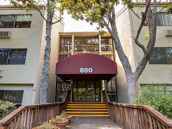 5th image of 980 Kiely Blvd Unit 218