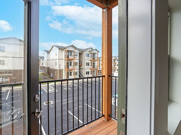 5th image of 332 Hoxton Ave #149SQ