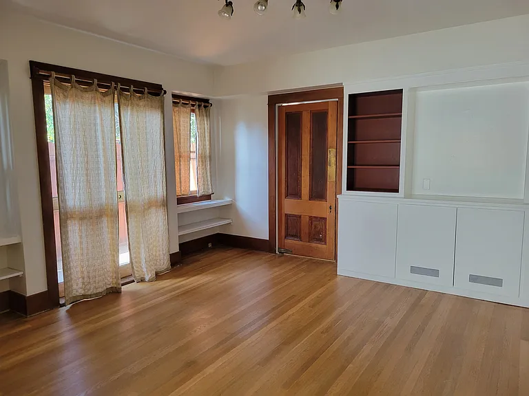 465 Harrison Ave — Photo 5