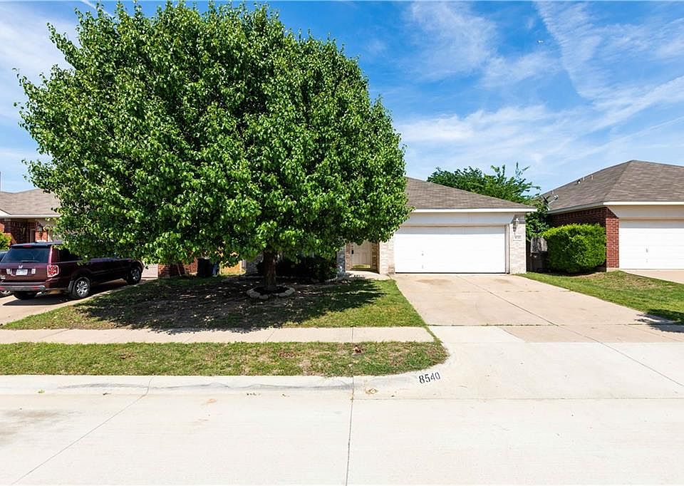 1st image of 8540 Rainy Lake Dr