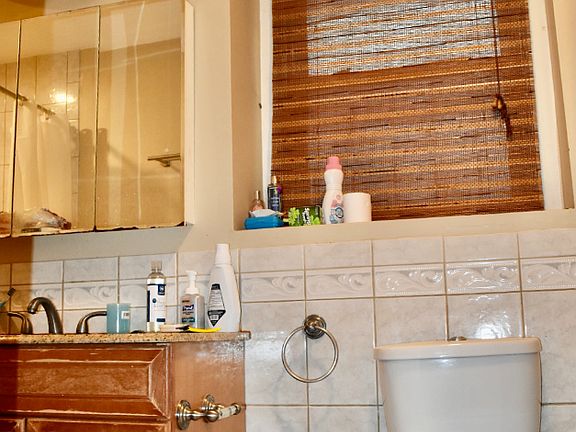 3rd image of 46 Park Vale Ave APT 4