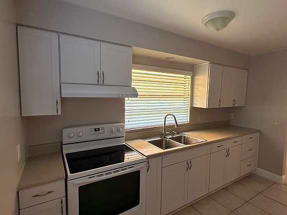 4th image of 1036 9th Ave NW #A