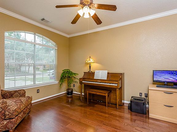 5th image of 3206 Oak Cliff Ln
