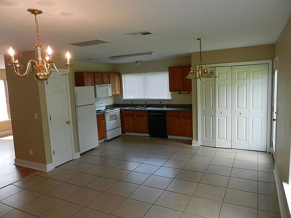 4th image of 214 Alice Scott Dr
