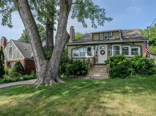 3711 Franklin Ave, Des Moines, IA 50310