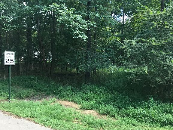 2nd image of 1209 Lake Marie Rd