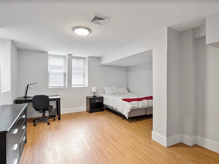 139 Adams St — Photo 7