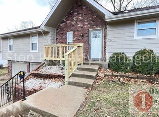 7405 NW 78th St, Kansas City, MO 64152