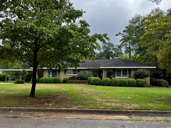 204 Ridgeway Dr, Americus, GA 31709