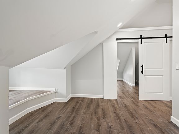 5th image of 7 Pulaski Rd APT 4