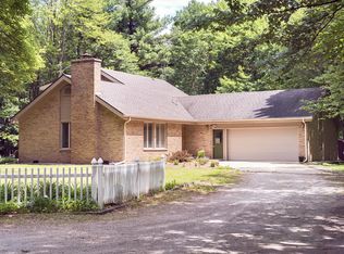 3670 E Mary Jane Dr, Midland, MI 48642