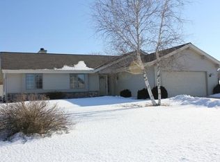 N75W23299 N Ridgeview Cir, Sussex, WI 53089