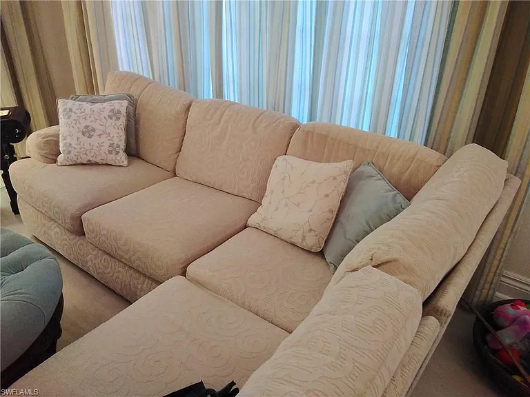 5068 Annunciation Cir #4201 — Photo 6