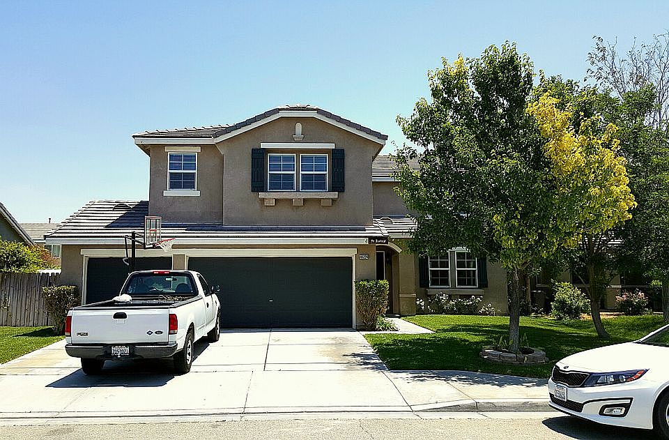 1st image of 44224 Honeybee Ln