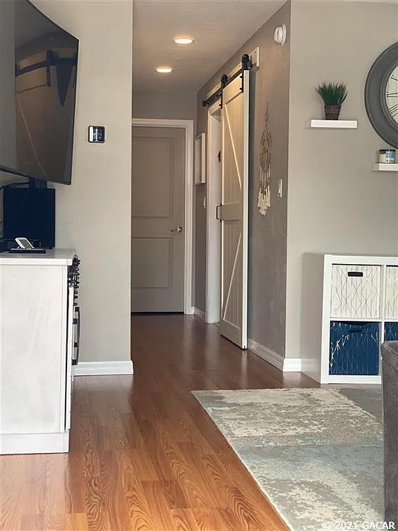 2 bed, 800 sqft, $1,250 — Photo 3