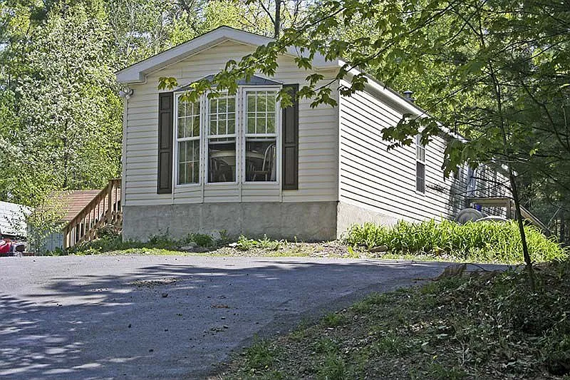 662 Samsonville Rd photo 1