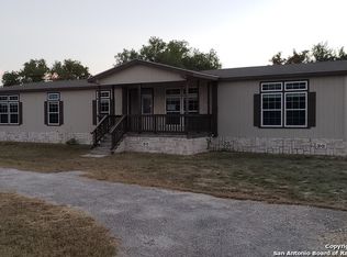 136 Cherry Rdg, Floresville, TX 78114