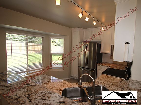 5th image of 3802 Glenhurst St