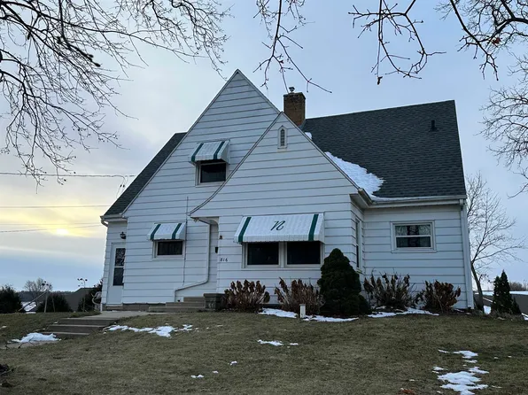 816 S Monroe St, Stoughton, WI 53589