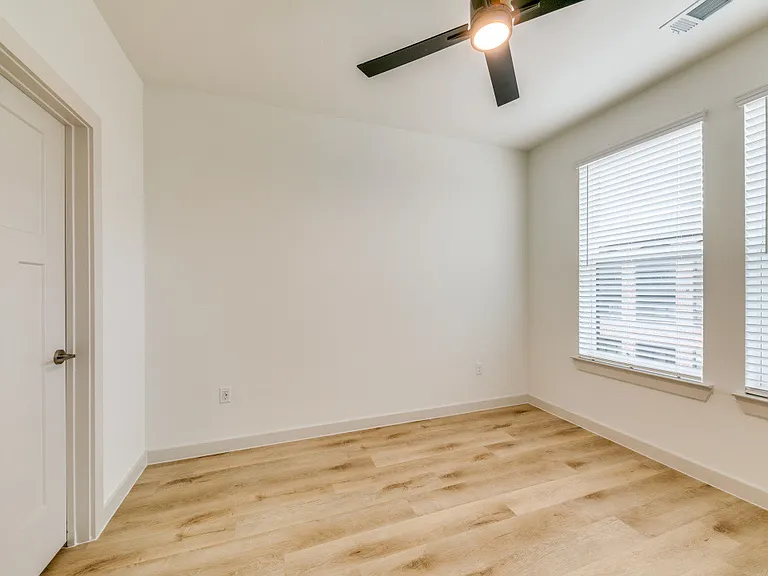 Burnett Lofts at Bishop Ridge — Photo 50