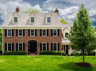 9904 N Lamplighter Ln, Mequon, WI 53092