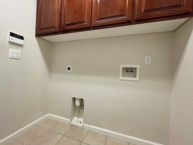 444 Lone Spur Dr — Photo 9