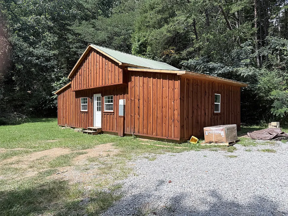 1099 Fairview Rd #A