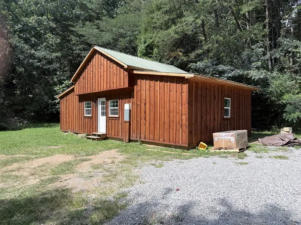 1099 Fairview Rd #A, Harriman, TN 37748