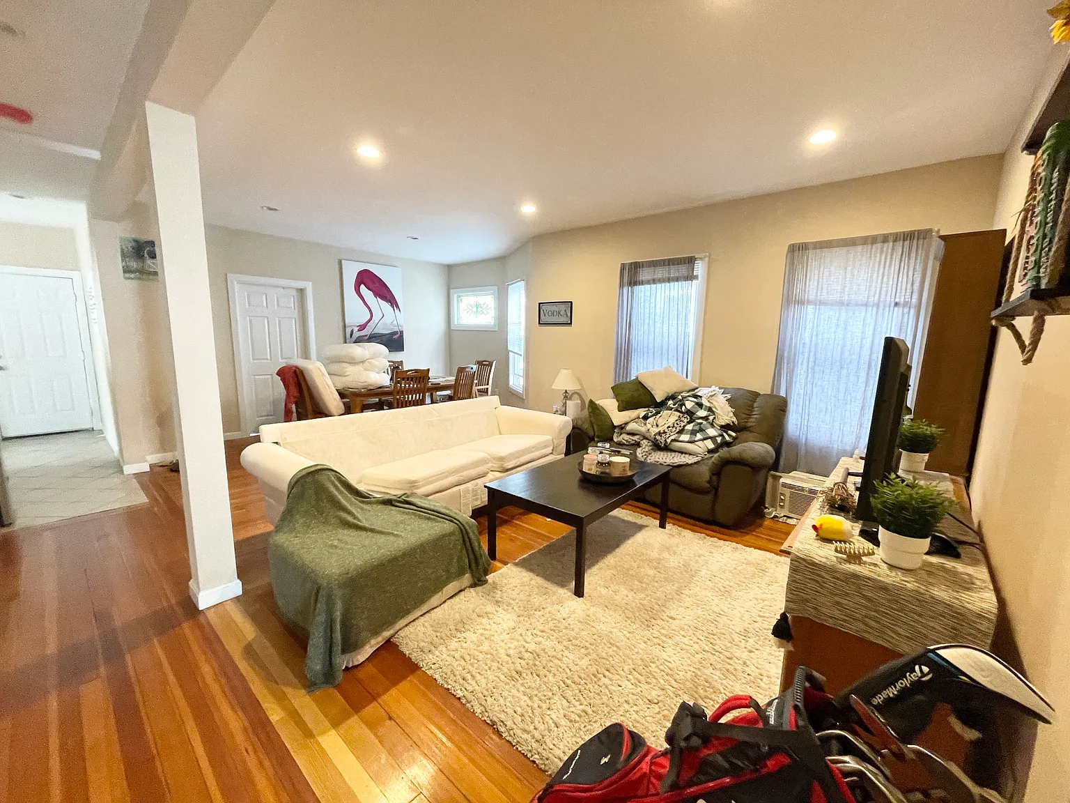 3 bed, 1200 sqft, $3,900 — Photo 2