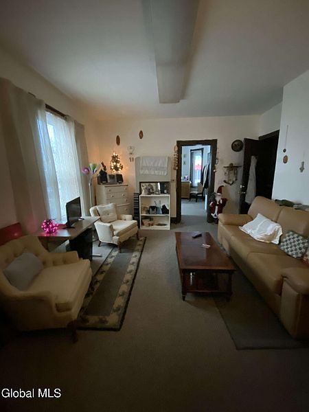 4th image of 1061 Madison Avenue