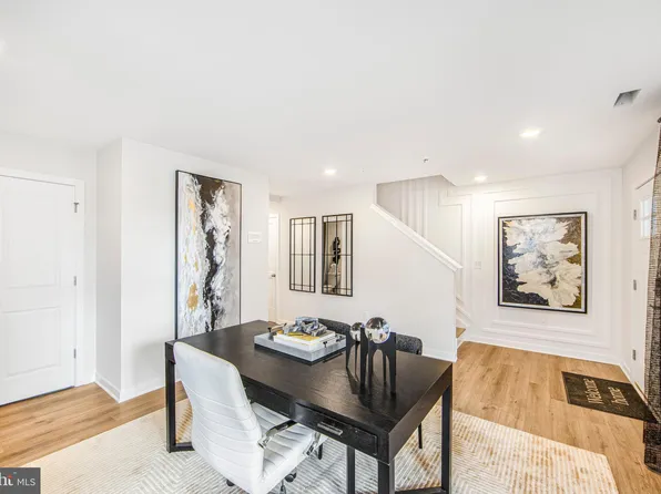 3 E Front St, Bridgeport, PA 19405