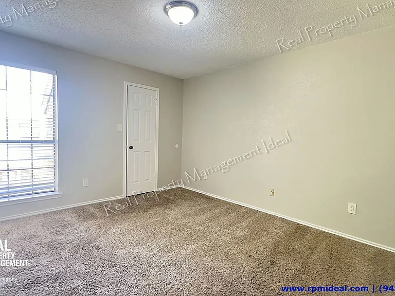 9601 Forest Ln #323 — Photo 17