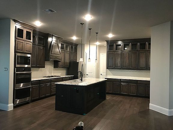 3rd image of 1251 Castle Dr