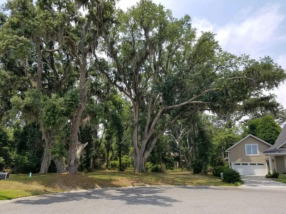 1st image of 174 Country Club Dr