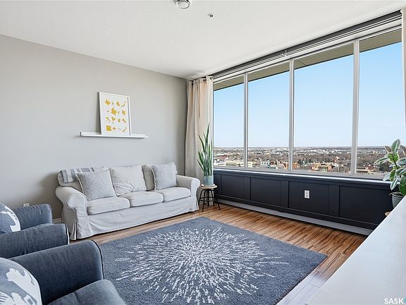4th image of 1867 Hamilton Street #1108