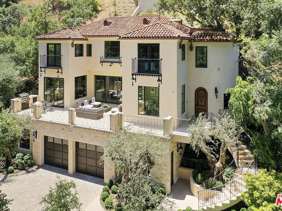 1st image of 3961 Oeste Ave