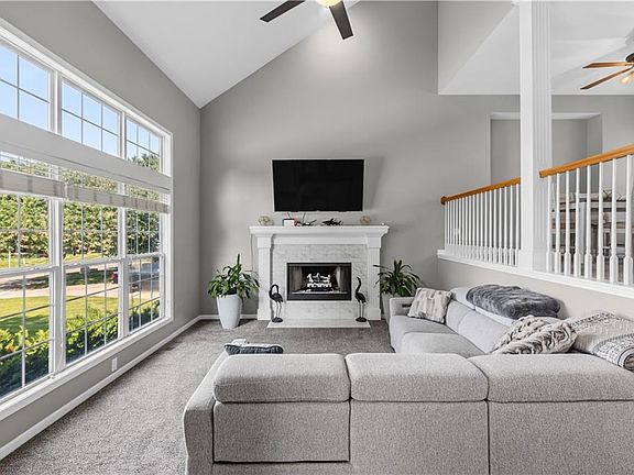 3rd image of 13907 W 58th Pl