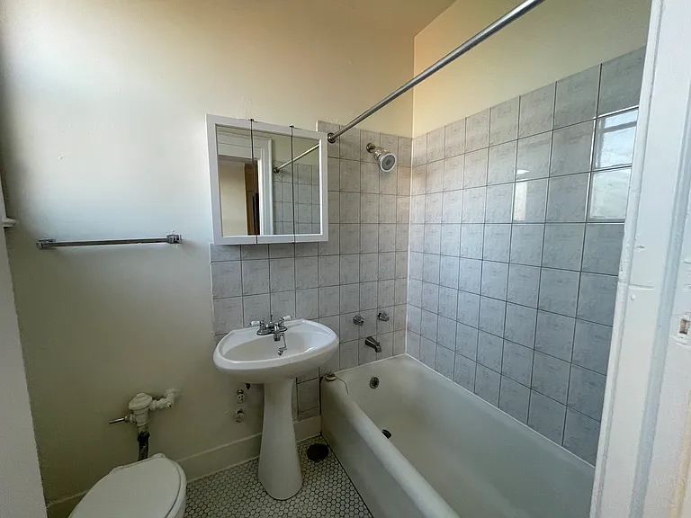 5154 N Clark St #337 — Photo 8