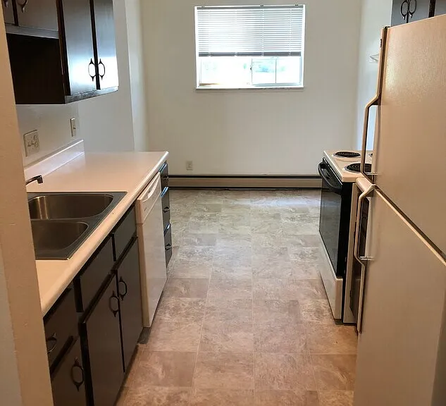 123 Parkview Cir #6 — Photo 8