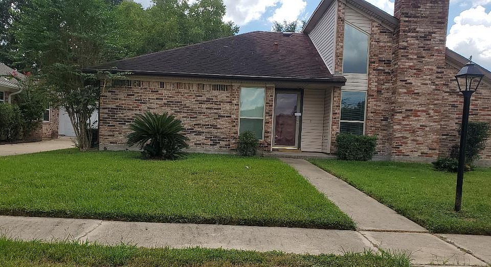 1st image of 1827 Quail Valley East Dr