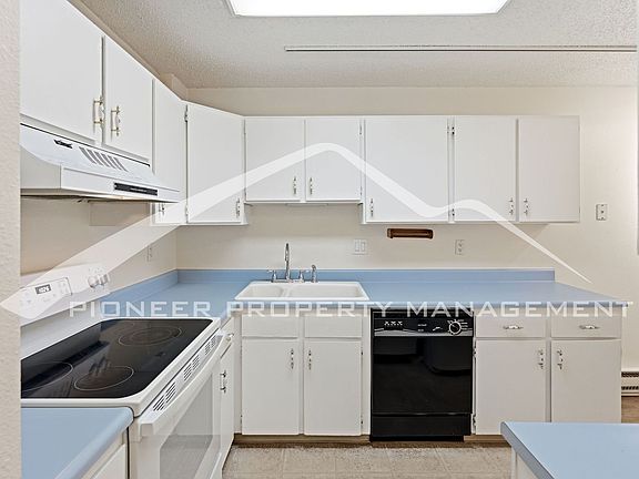 3rd image of 1638 Centaur Cir