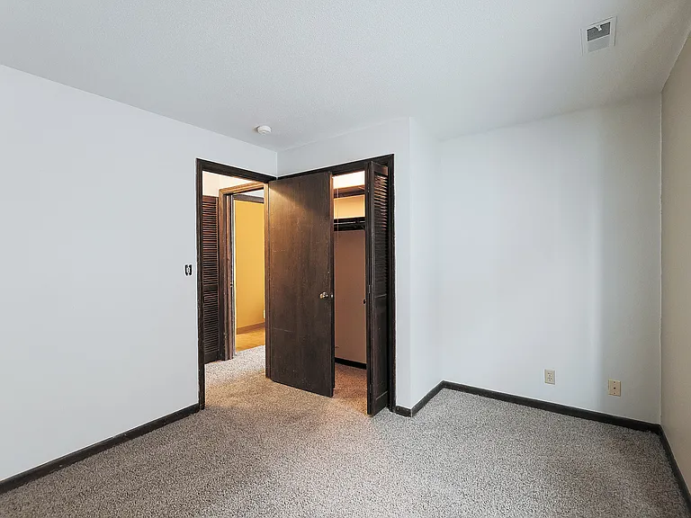 1110 F St #5 — Photo 19