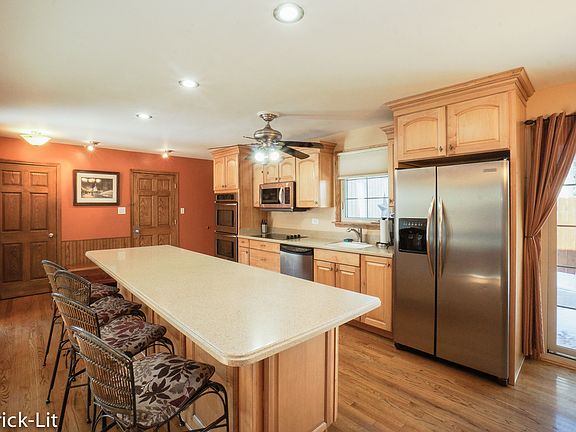 3rd image of 5518 W 128th Pl