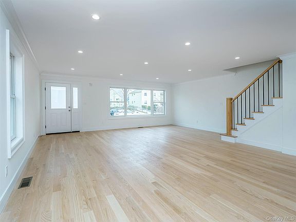 5th image of 35B Dunwood Rd