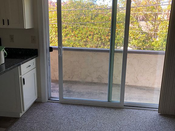 2nd image of 270 Richmond Dr #5